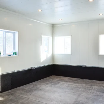 carlos shop empty room